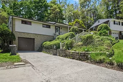 405 Peters Dr, Pittsburgh, PA 15116 - Photo 2