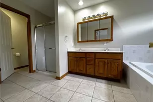 2018 Lori Ln, Hermitage, PA 16148 - Photo 22