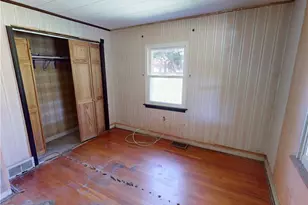 140 Evergreen Dr, Center Township, PA 15001 - Photo 10