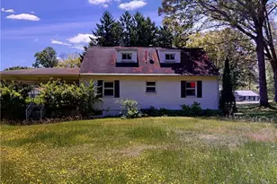 140 Evergreen Dr, Center Township, PA 15001 - Photo 2