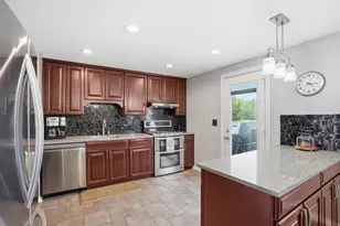 325 McWilliams Dr, Harrison Township, PA 15065 - Photo 16