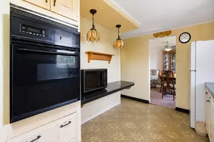 417 Blossom Dr, Pittsburgh, PA 15236 - Photo 2