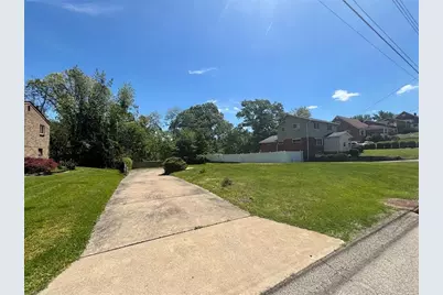 3301 Valewood Dr, Munhall, PA 15120 - Photo 2