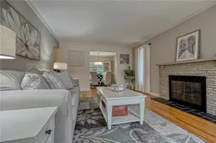 2516 Creekedge Dr, Pittsburgh, PA 15235 - Photo 2