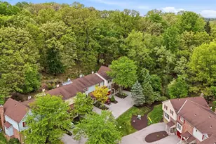 907 Cottingham Dr, Pittsburgh, PA 15101 - Photo 2