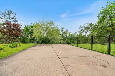 43 Woodridge Dr, Carnegie, PA 15106 - Photo 16