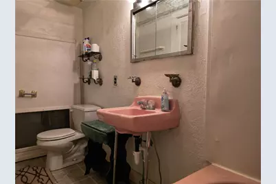 328 W Poplar St, Grove City Boro, PA 16127 - Photo 30