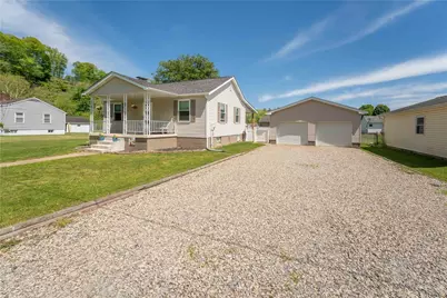 4 Oak St, Clarksville, PA 15322 - Photo 2