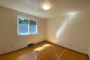 439 Crestview Dr, Pittsburgh, PA 15239 - Photo 12