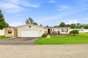131 Brent Ln, Somerset Township, PA 15501 - Photo 1