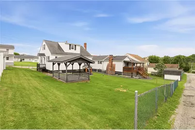 214 S Sycamore St, Mt Pleasant Boro, PA 15666 - Photo 4