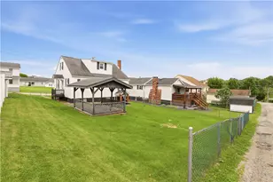 214 S Sycamore St, Mt Pleasant Boro, PA 15666 - Photo 4