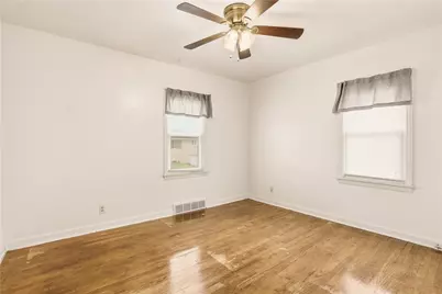 214 S Sycamore St, Mt Pleasant Boro, PA 15666 - Photo 16