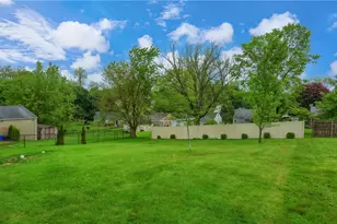2031 Circle Dr, Hopewell Township, PA 15001 - Photo 42