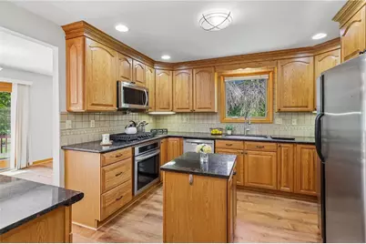 2621 Hunters Point Dr, Pittsburgh, PA 15090 - Photo 12