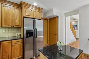 2621 Hunters Point Dr, Pittsburgh, PA 15090 - Photo 14