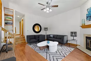 2621 Hunters Point Dr, Pittsburgh, PA 15090 - Photo 18
