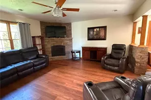 1040 Cross Creek Dr, South Union Township, PA 15401 - Photo 4