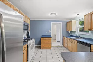 332 Old Farm Rd, Pittsburgh, PA 15228 - Photo 10