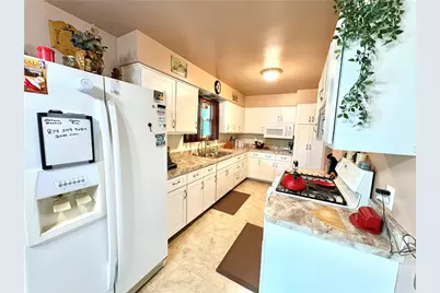 2045 Martha St, Shenango Township, PA 16101 - Photo 8