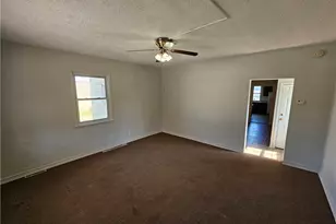 1327 Pacific Ave, Monaca, PA 15061 - Photo 2