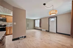904 Sunnyside Dr, West Mifflin, PA 15122 - Photo 8