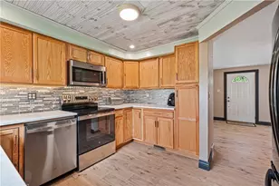904 Sunnyside Dr, West Mifflin, PA 15122 - Photo 12