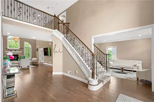 1820 Winchester Dr, Pittsburgh, PA 15241 - Photo 4