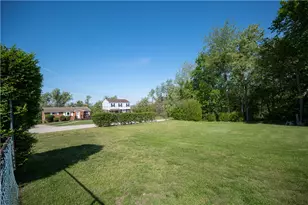 1805 Horizon Dr, White Oak, PA 15131 - Photo 32