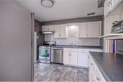 1805 Horizon Dr, White Oak, PA 15131 - Photo 6