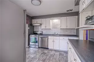 1805 Horizon Dr, White Oak, PA 15131 - Photo 6