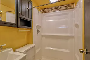 1805 Horizon Dr, White Oak, PA 15131 - Photo 20