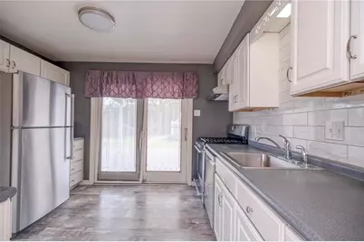 1805 Horizon Dr, White Oak, PA 15131 - Photo 8