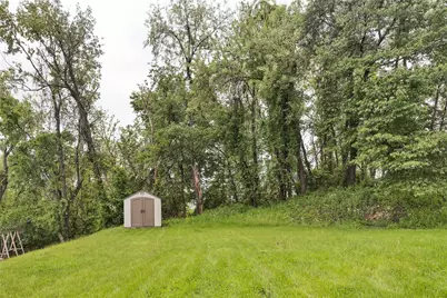 4237 Stratford Dr, Hempfield Township, PA 15642 - Photo 4