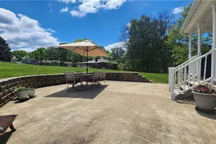 303 Cort St, Jeannette, PA 15644 - Photo 30