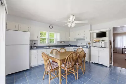 303 Cort St, Jeannette, PA 15644 - Photo 10