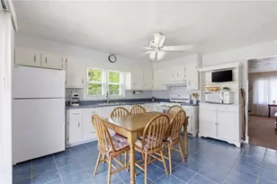 303 Cort St, Jeannette, PA 15644 - Photo 10