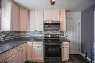 858 Monaca Rd, Center Township, PA 15061 - Photo 10