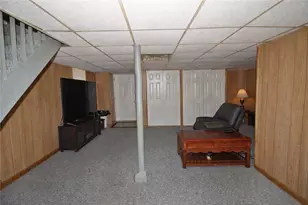 207 E Garden Rd, Pittsburgh, PA 15227 - Photo 22