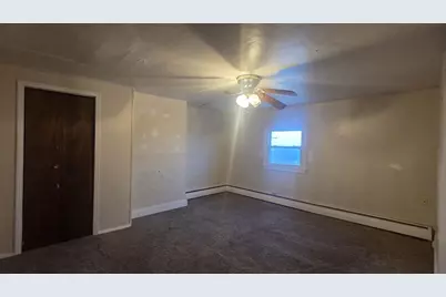 319 Lowell, Vandergrift, PA 15690 - Photo 6