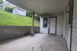 319 Lowell St, Vandergrift, PA 15690 - Photo 12