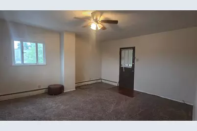 319 Lowell, Vandergrift, PA 15690 - Photo 4