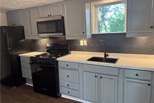 527 Lenora St, Pittsburgh, PA 15206 - Photo 2