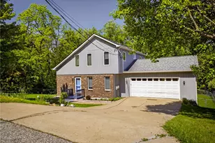 59 Hartl Ln, Pittsburgh, PA 15227 - Photo 2