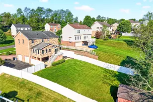 111 Janyce Dr, Hempfield Township, PA 15601 - Photo 8