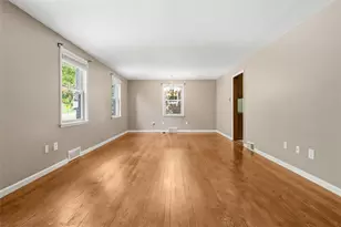 295 Constitution Dr, Pittsburgh, PA 15236 - Photo 4