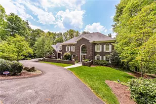 264 Cobblestone Dr, Hempfield Township, PA 15601 - Photo 2