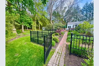 320 E Washington Blvd, Grove City Boro, PA 16127 - Photo 34