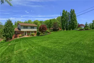 1737 Beaver Grade Rd, Moon/Crescent Twp, PA 15108 - Photo 2