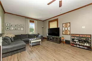 2402 Highland Ave, New Castle, PA 16105 - Photo 12